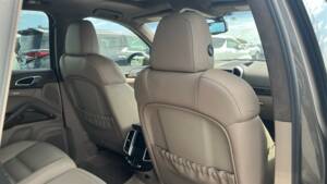 Image 29/51 de Porsche Cayenne Turbo (2011)