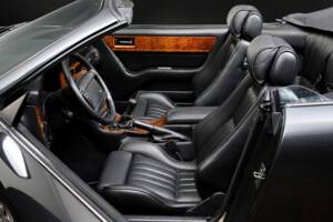 Immagine 11/17 di Aston Martin Virage Volante (1994)