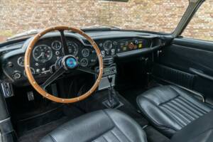 Image 31/50 de Aston Martin DB 5 Vantage (1965)