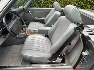 Image 10/36 of Mercedes-Benz 560 SL (1989)