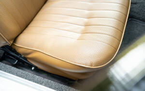 Image 47/65 de Volkswagen Karmann Ghia 1600 (1971)