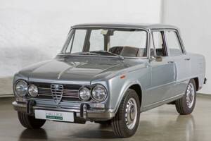 Image 2/23 of Alfa Romeo Giulia 1600 Super Biscione (1970)
