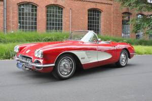 Image 2/21 of Chevrolet Corvette (1959)