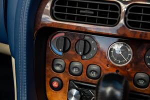 Immagine 42/46 di Aston Martin DB 7 Vantage Volante (2000)