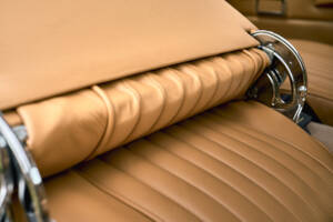Image 22/28 of Aston Martin DB 6 Mk II (1970)