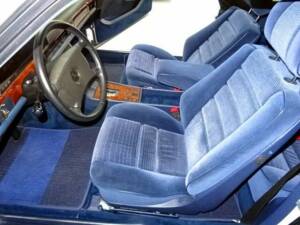 Image 19/36 de Mercedes-Benz 500 SEC (1984)