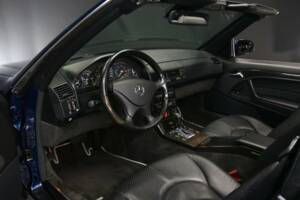 Image 23/49 of Mercedes-Benz SL 500 (2000)