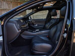 Bild 44/50 von Mercedes-Benz S 63 AMG (2015)