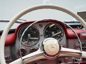 Image 32/44 of Mercedes-Benz 190 SL (1957)