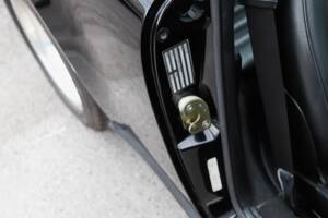 Image 81/108 de Porsche 911 Carrera 3.2 (1989)