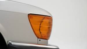 Image 13/15 de Mercedes-Benz 380 SL (1985)