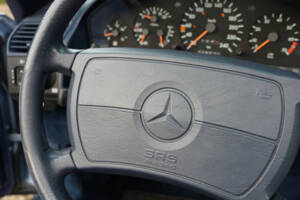 Image 47/50 de Mercedes-Benz 300 SL (1991)