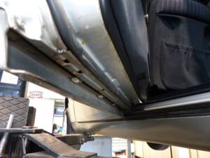 Imagen 60/72 de Mercedes-Benz 250 TD (1991)