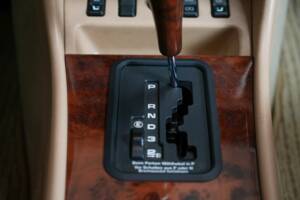 Image 18/41 of Mercedes-Benz 560 SEC (1990)