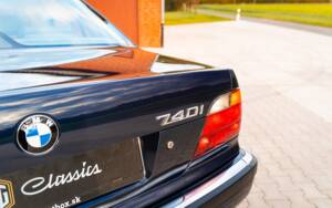 Image 18/55 of BMW 740i (1997)