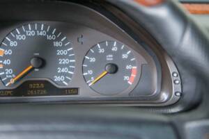 Image 21/50 of Mercedes-Benz CLK 430 (1999)