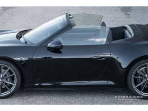 Image 9/44 of Porsche 911 Carrera (2020)