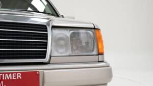 Bild 15/15 von Mercedes-Benz 300 E (1992)