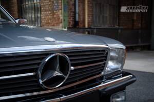 Image 20/23 of Mercedes-Benz 560 SL (1988)