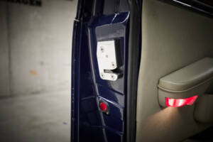 Image 59/97 of Daimler Double Six (1994)