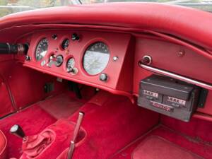 Image 36/50 of Jaguar XK 120 OTS (1953)