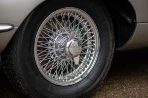 Image 5/50 of Jaguar E-Type 4.2 (1965)