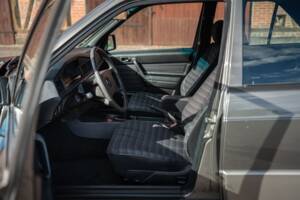 Immagine 20/73 di Mercedes-Benz 190 D 2.5 (1990)