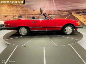 Bild 8/17 von Mercedes-Benz 560 SL (1986)