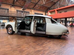 Immagine 18/43 di Citroën ID 19 (1958)