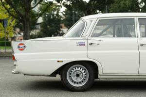 Obraz 18/50 pojazdu Mercedes-Benz 220 S b (1967)