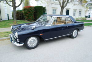 Image 2/24 of Lancia Flaminia Coupe Pininfarina 3B (1963)