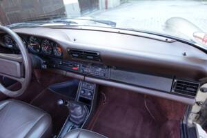 Image 20/40 of Porsche 911 Carrera 3.2 (1986)