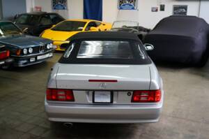 Image 15/33 of Mercedes-Benz SL 500 (2001)