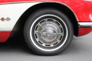 Image 16/21 of Chevrolet Corvette (1959)