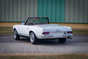 Image 5/33 de Mercedes-Benz 230 SL (1965)