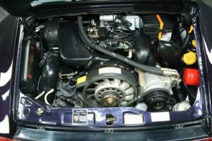 Immagine 38/50 di Porsche 911 Carrera 4 (1993)
