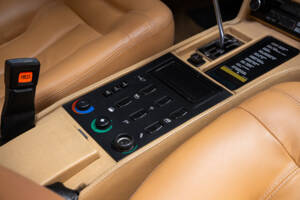 Image 19/48 de Ferrari Mondial Quattrovalvole (1985)