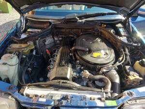 Bild 14/15 von Mercedes-Benz E 300 T 4MATIC (1994)