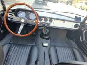 Image 37/50 of Alfa Romeo Spider 1600 Junior (1975)