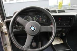 Immagine 33/43 di BMW 323i (1980)