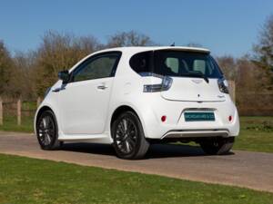 Bild 57/95 von Aston Martin Cygnet (2012)