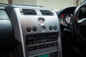 Image 11/50 de Aston Martin V12 Vanquish (2004)