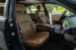 Bild 24/50 von BMW 750iL (2001)
