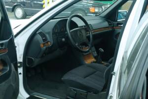 Bild 49/50 von Mercedes-Benz 300 SE (1992)