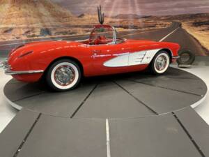 Image 21/50 of Chevrolet Corvette (1959)