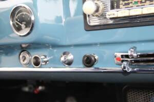 Image 57/68 of Mercedes-Benz 190 SL (1961)