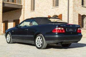 Bild 8/50 von Mercedes-Benz CLK 230 Kompressor (1999)