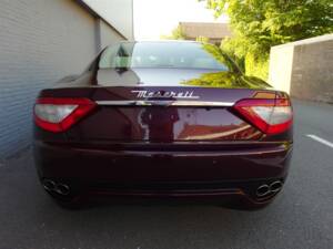 Image 8/98 of Maserati GranTurismo 4.2 (2008)
