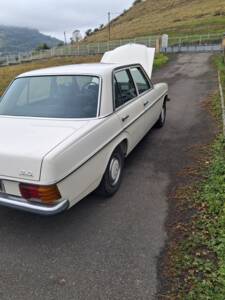Image 3/11 of Mercedes-Benz 240 D 3,0 (1977)