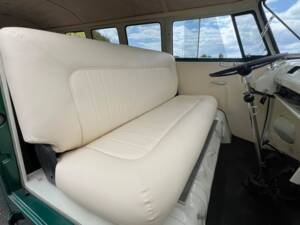 Imagen 2/8 de Volkswagen T1 panel van (1963)